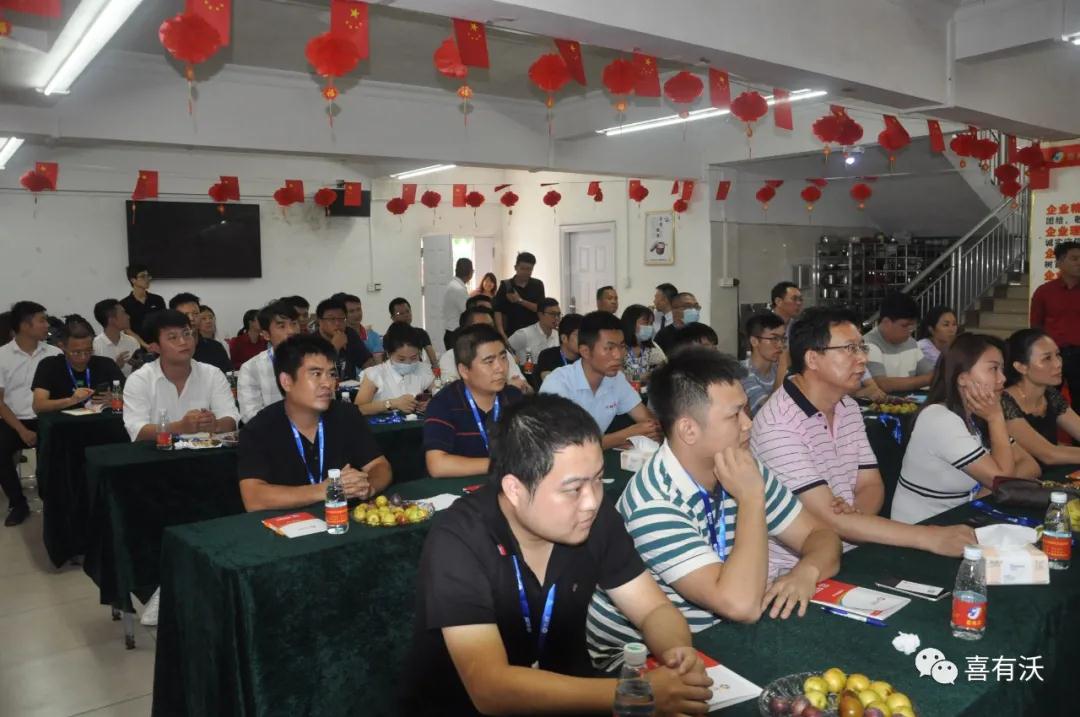 歡迎單仁新學員蒞臨喜有沃304不銹鋼管廠家參觀學習交流